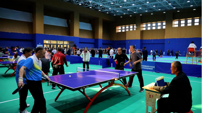 许多球迷和 许多球迷和