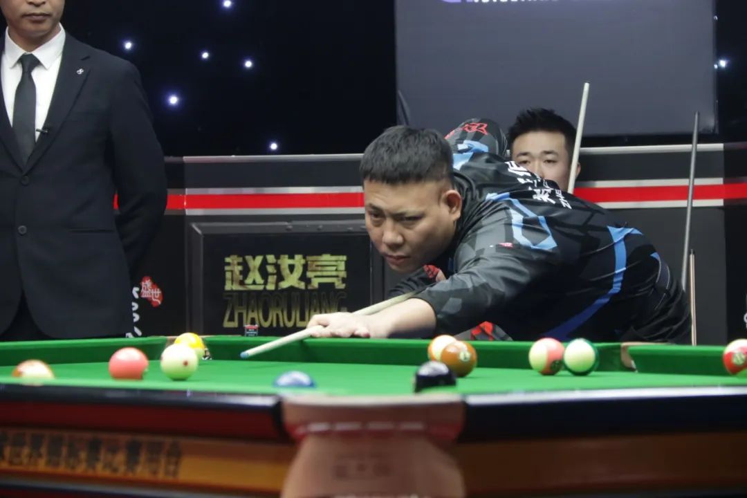 她在适应不 她在适应不